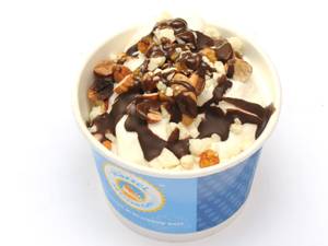 White Chocolate Almond Praline Ice cream (Regular)