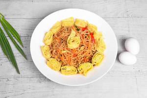 Egg Schezwan Garlic Noodle