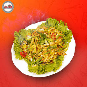 Veg Malaysian Noodle With Fresh Greens