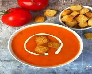 Creamy italian tomato soup                                                            