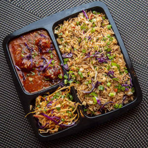 Veg Manchurian Gravy With Noodles / With Fried Rice