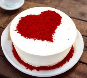 Vanilla Cake with Red Velvet Garnished