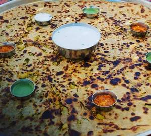 Gobi Methi Pyaz Parantha