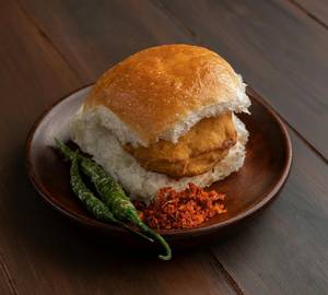 Paneer Jumbo Vada Pav