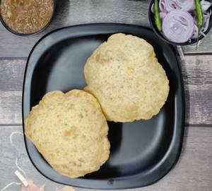 Chole Bhature (2 Bhature)                                     