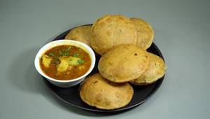 Aloo Sabji + 4 Poori