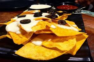 Creamy Chicken Nachos