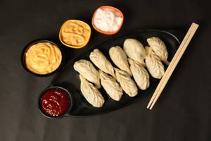 Chicken Cheese Steamed Momos [10 Pieces]