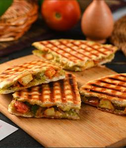 Reshmi Chicken Kathi Roll