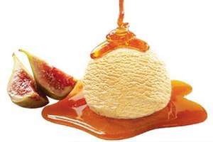 Fig and honey ice cream scoop