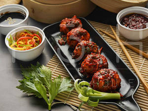 Chicken Schezwan Momos [5 Pieces]