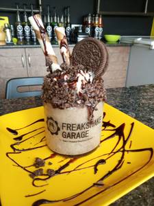 Oreo Cheesecake Freakshake