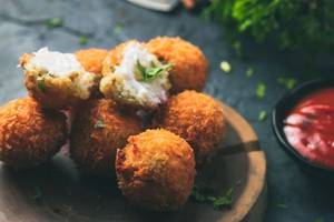 CHEESE BALLS