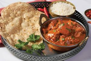 Kadhai Chicken Quarter 4 Roti , salad chutney Thali