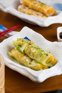 Foo Crispy Spinach Cheung Fun