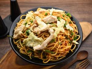 Schezwan Chicken Noodles