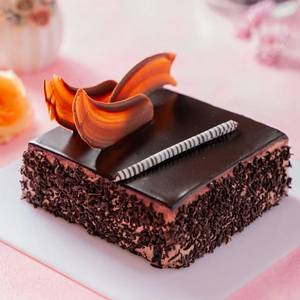Flaky Chocolate Surprise Cake 500gms