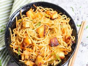 Paneer Noodles Medium