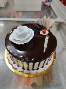 Half Chocolate Cake (500 Gm)