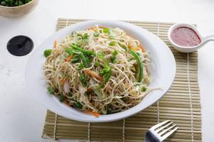 Veg Hakka Noodles