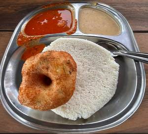 Idli vada