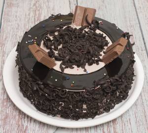 Kit Kat Cake