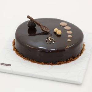 Dutch Chocolate Cake (Eggless)