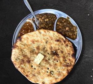 Aloo-Pyaaz Kulcha