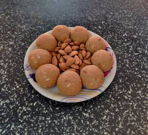Desi Ghee Panjiri Laddu With Dry Fruits