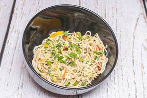 Veg Wok Tossed Hakka Noodles