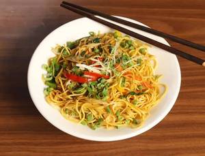 Chilly Garlic Noodles Veg