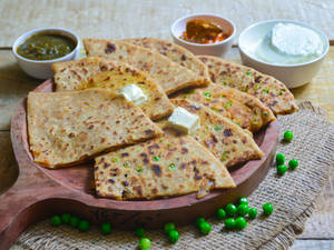 Aloo Parantha [2 Pcs] +Butter +Dahi