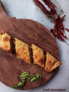 Cheesy Garlic Pouch [Serves 1]