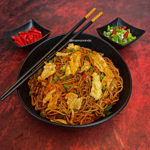Egg Tangra Chow Mein