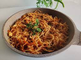 Veg  szhuwan noodles with veg paneer chili coriander sauce