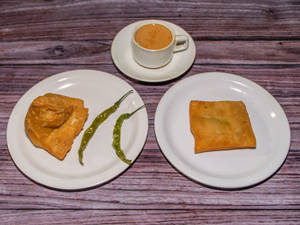 Irani Tea + Samosa + Lokhmi