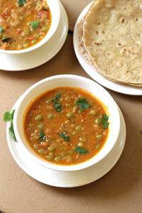 Chappathi , kuruma (2 Nos)