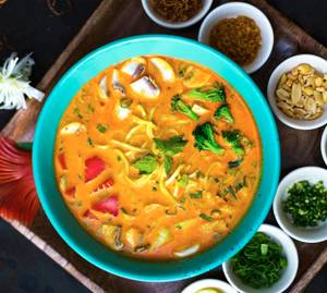 Sour Soup In Condition Milk (Tom Yum)