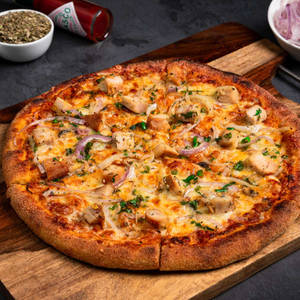 Smoked Chicken Spicy Pizza