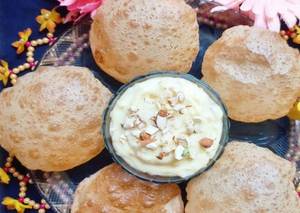 Shrikhand Puri (4 Puris)