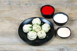 Veg Steamed Momos [6 Pieces]