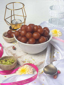 Gulab Jamun Angoor