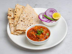 Mutter Mushroom Butter Masala  (300ml Container) With 3 Tawa Butter Chapatis & Sliced Onions Salad