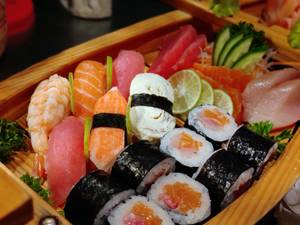 Kofuku  Special  Sushi and Sashimi Boat (20 Pcs)