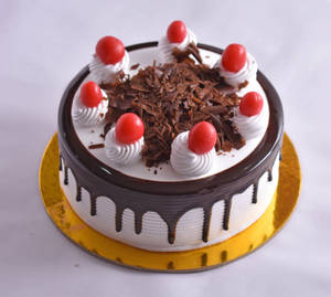 Black Forest Special Cake (600 Gram)