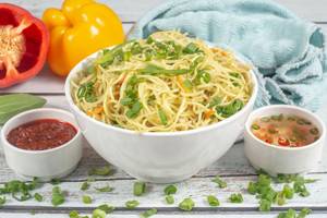 Veg Hakka  Noodle
