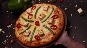 Capsicum, Paneer & Red Paprika Pizza