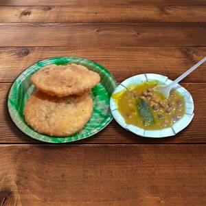 Pyaz Kachori + sabji ( 2 pcs)
