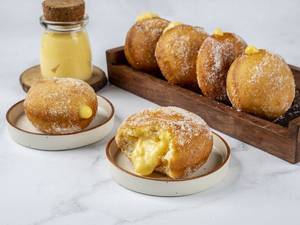 Vanilla Custard Bomboloni Doughnut