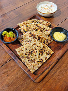 Aloo Pyaaz Parantha